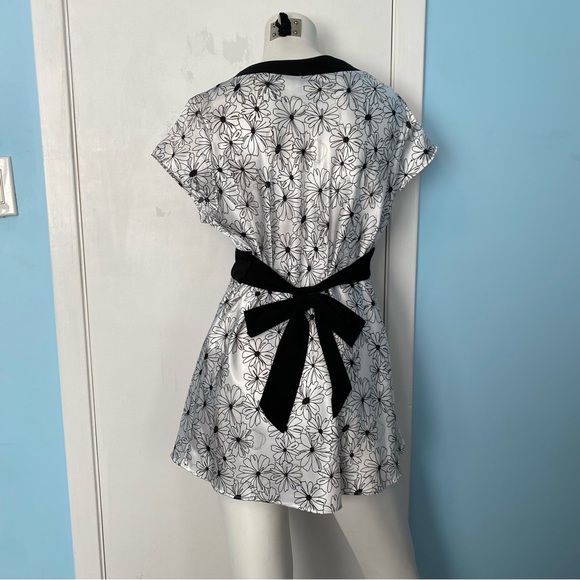 Black / White Floral Art Deco Inspired Tunic / Top / Dress - Picture 2 of 4